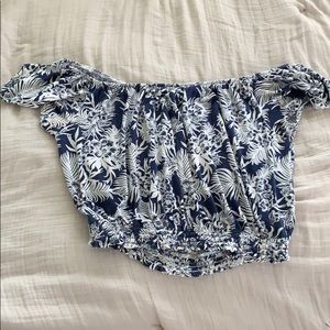 Super cute forever 21 shirt!! Size: small